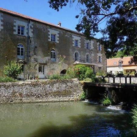 Le Moulin De Moquesouris - Chambres D'Hotes Et Table D'Hote Nazelles-Negron Luaran gambar