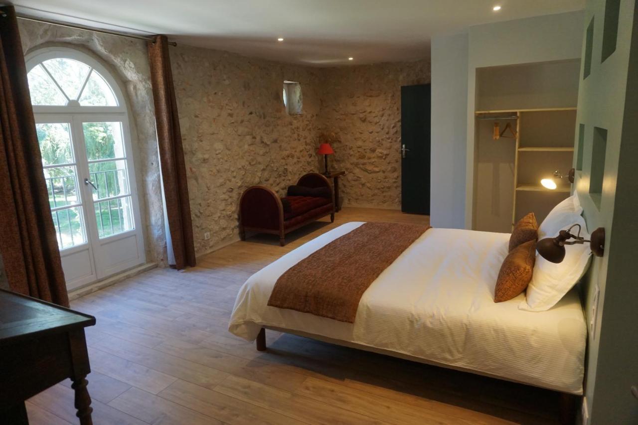 Le Moulin De Moquesouris - Chambres D'Hotes Et Table D'Hote Nazelles-Negron Luaran gambar