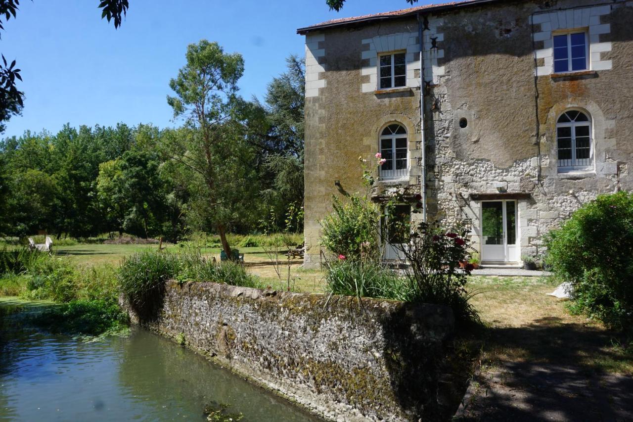Le Moulin De Moquesouris - Chambres D'Hotes Et Table D'Hote Nazelles-Negron Luaran gambar